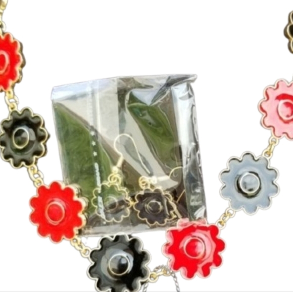 Enamel flower necklace & Earring set NEW - Picture 1 of 9